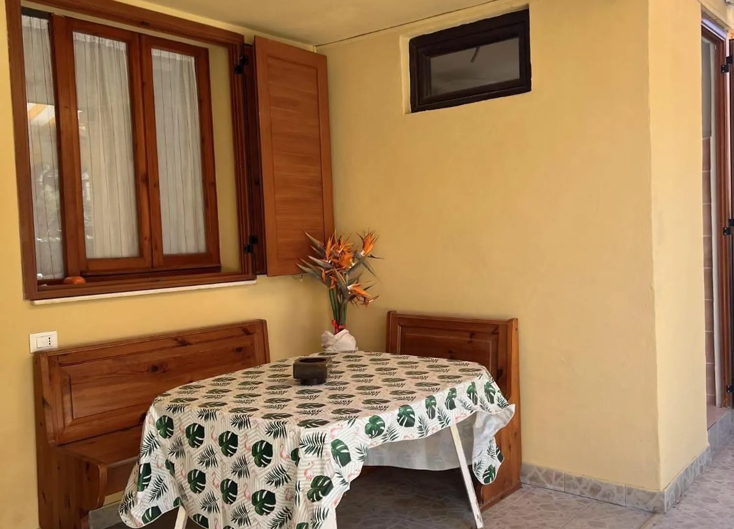 Casa Vacanze Il Salice Iun R6393 Flumini di Quartu 0*,  Italy